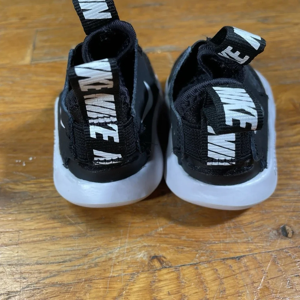 Nike‎ Flex Runner Shoes Size 2C Black Preschool Slip On AT4665-001 Toddler LN